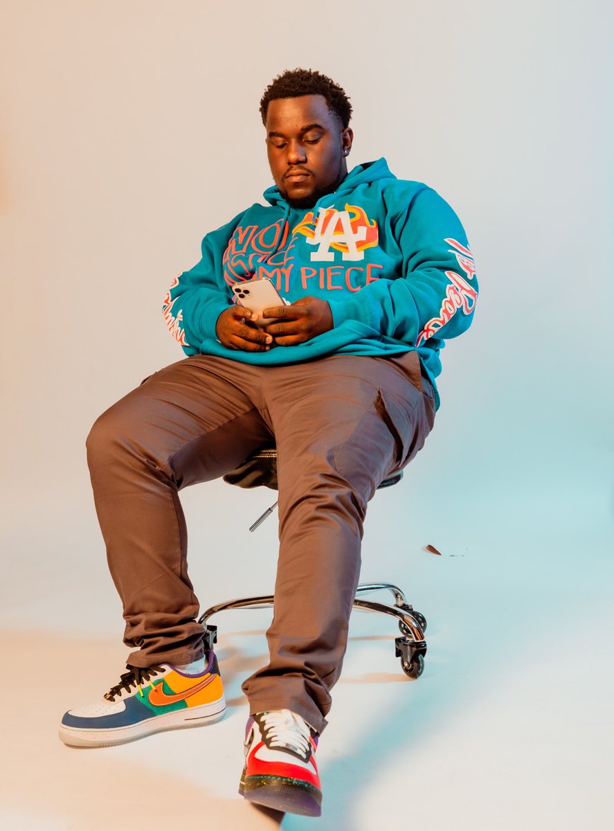 FFNWilly's tweet photo. King day 🎈 23 years an Finally I turned into a 🐐 💛 https://t.co/svnTFuqiAA