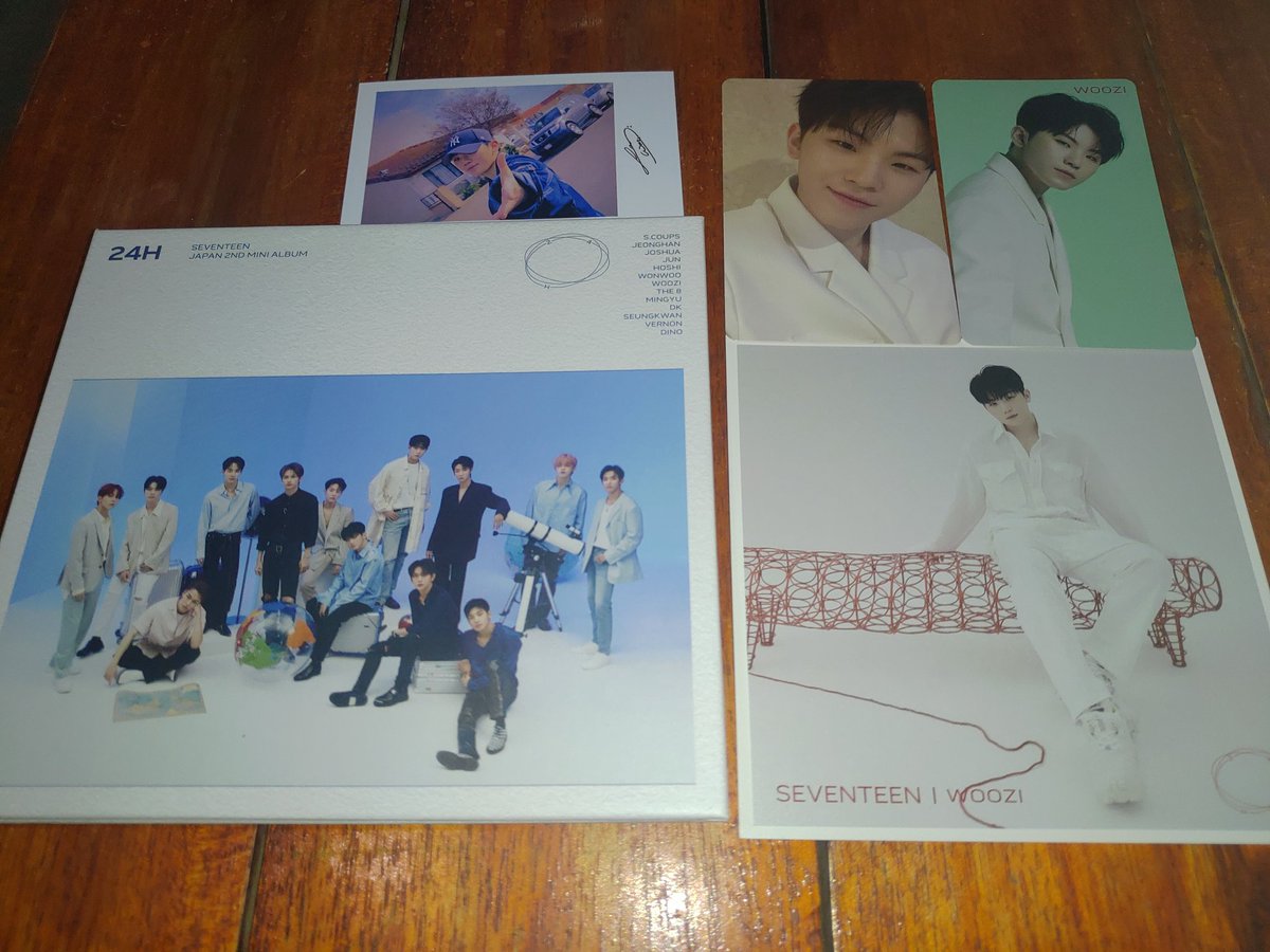 kwonleechoi's tweet photo. So I got these last week and looooook 🥺🥺🥺 Woozi inclusions!!! I'm so happy! Ahhhhh thank you so much @goldenxquartet #GQFeedbacks The best ❤️❤️❤️ https://t.co/eYt3060h3F