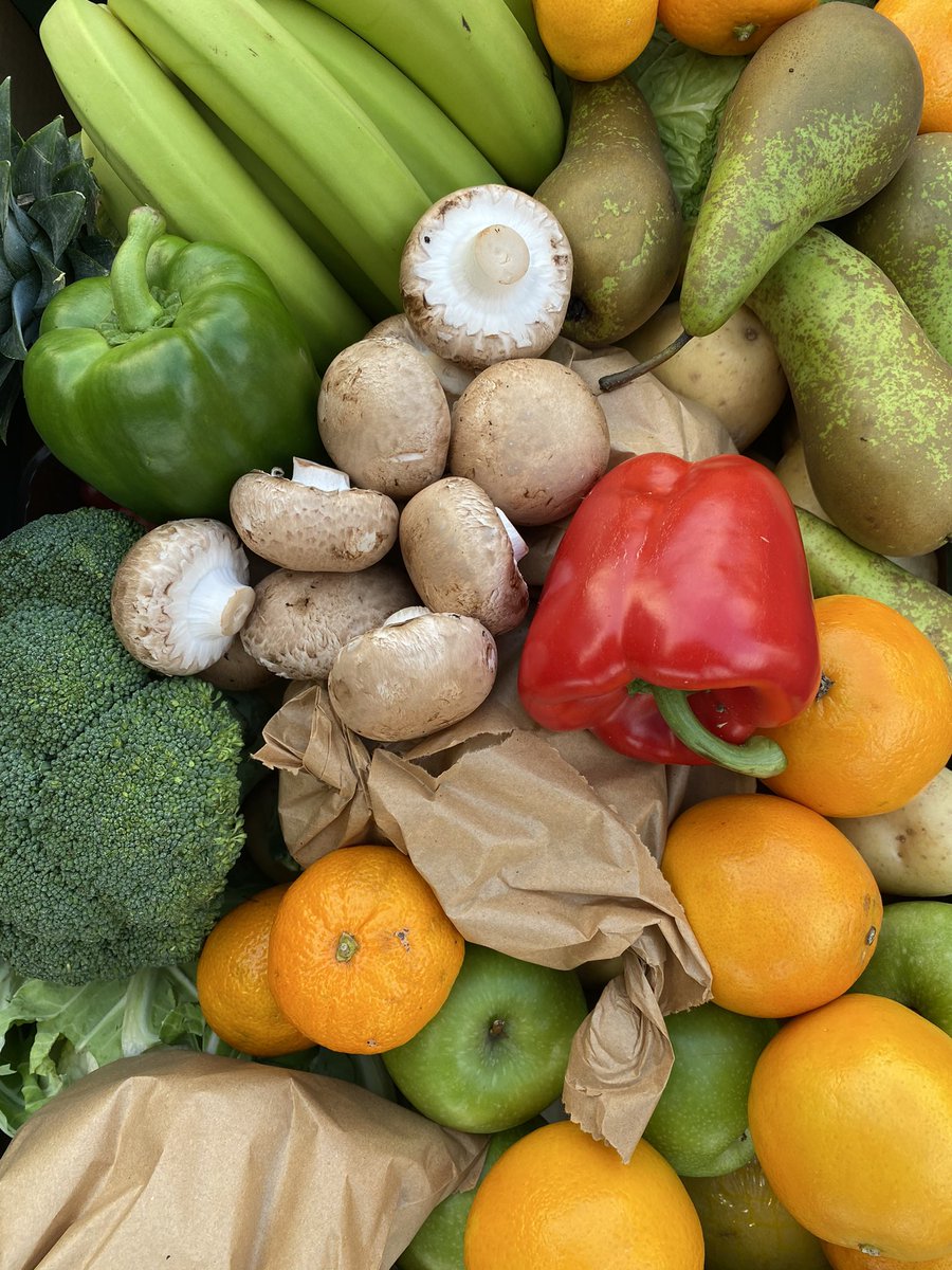 5Vegetable's tweet photo. LOCKDOWN looming 🥦🍉🥬🍠 we still have delivery slots available for your fresh fruit and vegetable boxes delivered to your door #leeds #LS #localdelivery #lockdown #28days #fruit #vegetables #boxes https://t.co/ZOGVp4BwMG