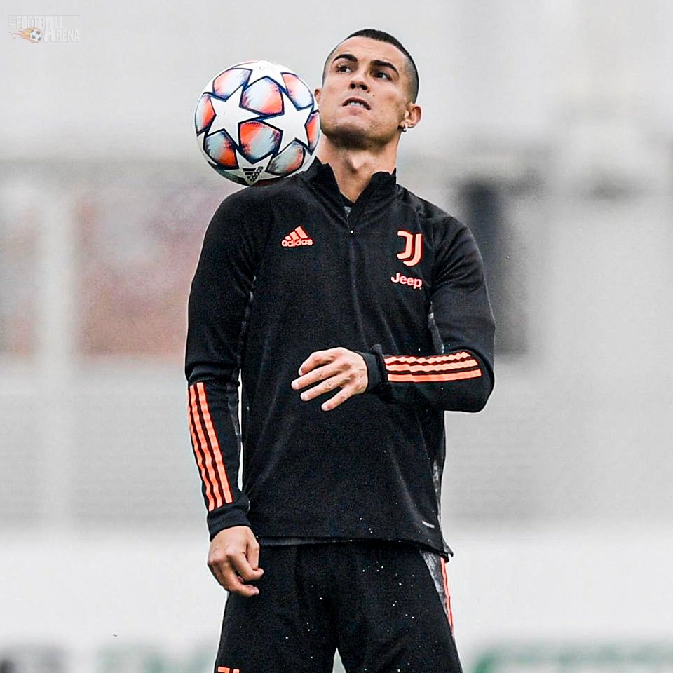 LimbzHQ's tweet photo. GIVEAWAY: If Cristiano Ronaldo will score tonight in #UCL we'll giveaway 3 Ronaldo football shirts to our fans.

Simply LIKE &amp; RT to enter. 😍

We'll choose 3 winners after the game. https://t.co/FUSuoDrMDI