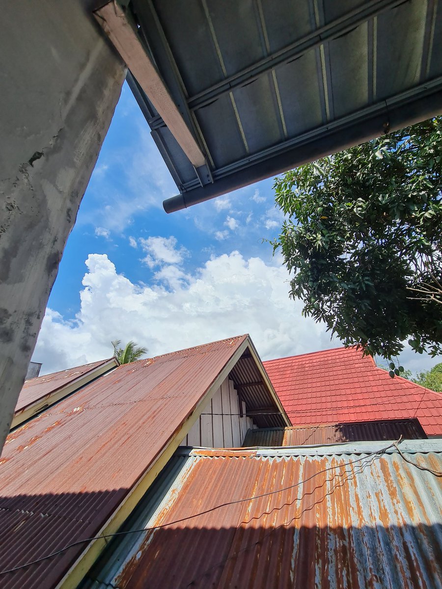 runtofunny's tweet photo. Tempat paling nyaman buat nangkring dan renungan 🥲 https://t.co/haffMDjUsL