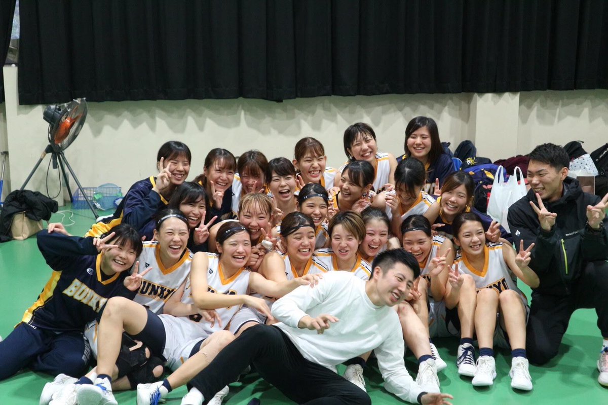 BUGBBC's tweet photo. 新入生の皆さん！🍁
私たち文教大学女子バスケットボール部は、コロナ渦で活動がまだできていませんが、本来は週4回行っています🏀
仲間と熱く、楽しくバスケをしたい方！プレーヤーもマネージャーも大募集です！
ただいま4人の新入生が入部を決めてくれています！⛹🏻‍♀️
お待ちしています！
#春から文教 https://t.co/6DMH470n5f
