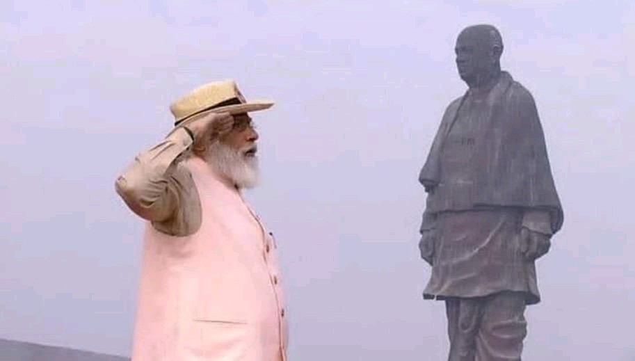 KishuOfficial's tweet image. We respect him but,Spending thousands of Crores on building a Statue is not worth for the Country.Despite this an Investment of 100 Crores on 20 Village&apos;s would have shaped the life&apos;s of Villagers with Electricity, Food, Internet and Road Facility.
#logicalthought 
@PMOIndia