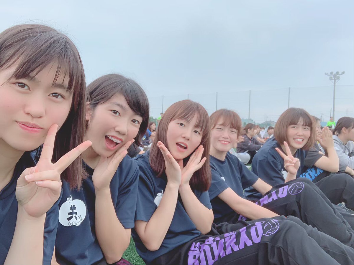 11/1(日)に引き継ぎ式を行い、新たな代がスタートしました！
今年は「新」を目標に掲げ、私たちらしいお祭りバレーを発揮できるように頑張ります！
この度、代を取る2年生5人です！
これからも、どうぞよろしくお願い致します。