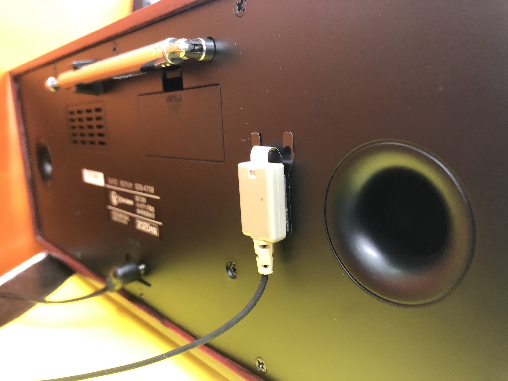 コイズミ CDラジオSDB-4708/M 分厚い コイズミ CDラジオSDB-4708/M 分厚い