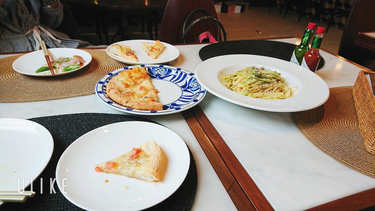大好きな創作イタリアンにて、友人のお祝いランチをしました♫
美味しくて楽しかったけど……最近の外食続きで体重が４キロ増えまして(-_-;)
明日から３日間ファスティング(計７日間)をします❣
せめて、以前の体重＆体型に戻したい。。
#ファスティング 
#ファスティング3日間チャレンジ