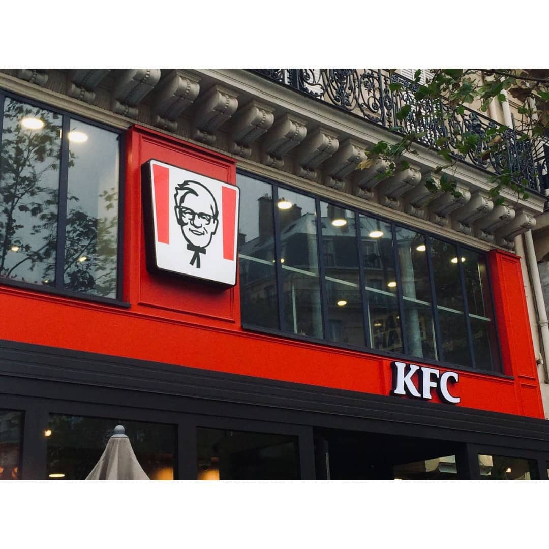 PouchSocial's tweet photo. Colonel Sanders in france removes beard for Movember Movement. 

#Movember #KFC #movember2020 #support #marketing #SocialMedia #socialpouch https://t.co/aI3tx0wR2f