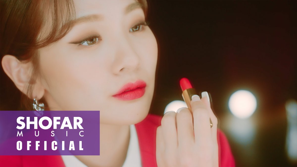 BOL4_Official's tweet image. [MV]
볼빨간사춘기 - '빨간 립스틱'
▷youtu.be/FFkOKpCb3jM
⠀
볼빨간사춘기 Single Album 'Filmlet' 
2020.11.04 6PM Now Released

#볼빨간사춘기 #빨간립스틱 #MV
#BOL4 #Filmlet #RedLipstick #ShofarMusic