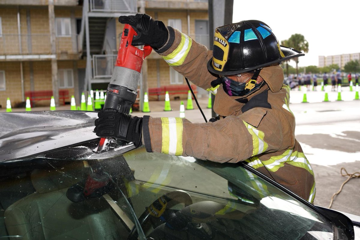 MiamiDadeFire's tweet photo. Cutters, spreaders and rams are some of the most important tools in the fire service. On Thursday, the 37 recruits of #MDFRClass144 spent the day learning how to use these hydraulic tools when extricating trapped victims of vehicle accidents. #MDFRTraining https://t.co/nzvZR73dC4