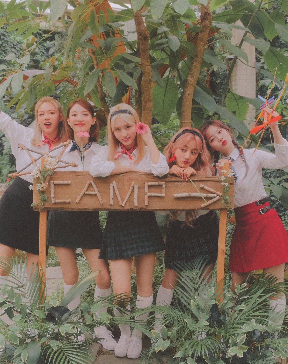 njmsjmdct2's tweet photo. [SCAN] TWICEZINE Vol.2

Nayeon/Jeongyeon/Momo/Jihyo/Dahyun
(page 108, 109-1, 109-2)

#나연 #ナヨン #NAYEON #娜璉 
#정연 #ジョンヨン #JEONGYEON #定延 
#모모 #モモ #MOMO 
#지효 #ジヒョ #JIHYO #志效 
#다현 #ダヒョン #DAHYUN #多賢 https://t.co/oNSTFRUvTw