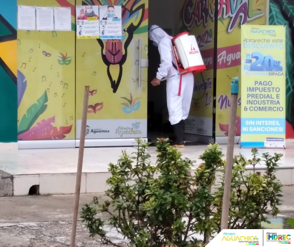 imdrec's tweet photo. #PrimeroLaVida | ¡No paramos en la defensa por la salud y bienestar de #NuestraGente!
Así continuamos, de manera constante, con la limpieza y desinfección de las instalaciones del Instituto Municipal de Deporte, Recreación y Cultura. https://t.co/KUtaAb5g9T