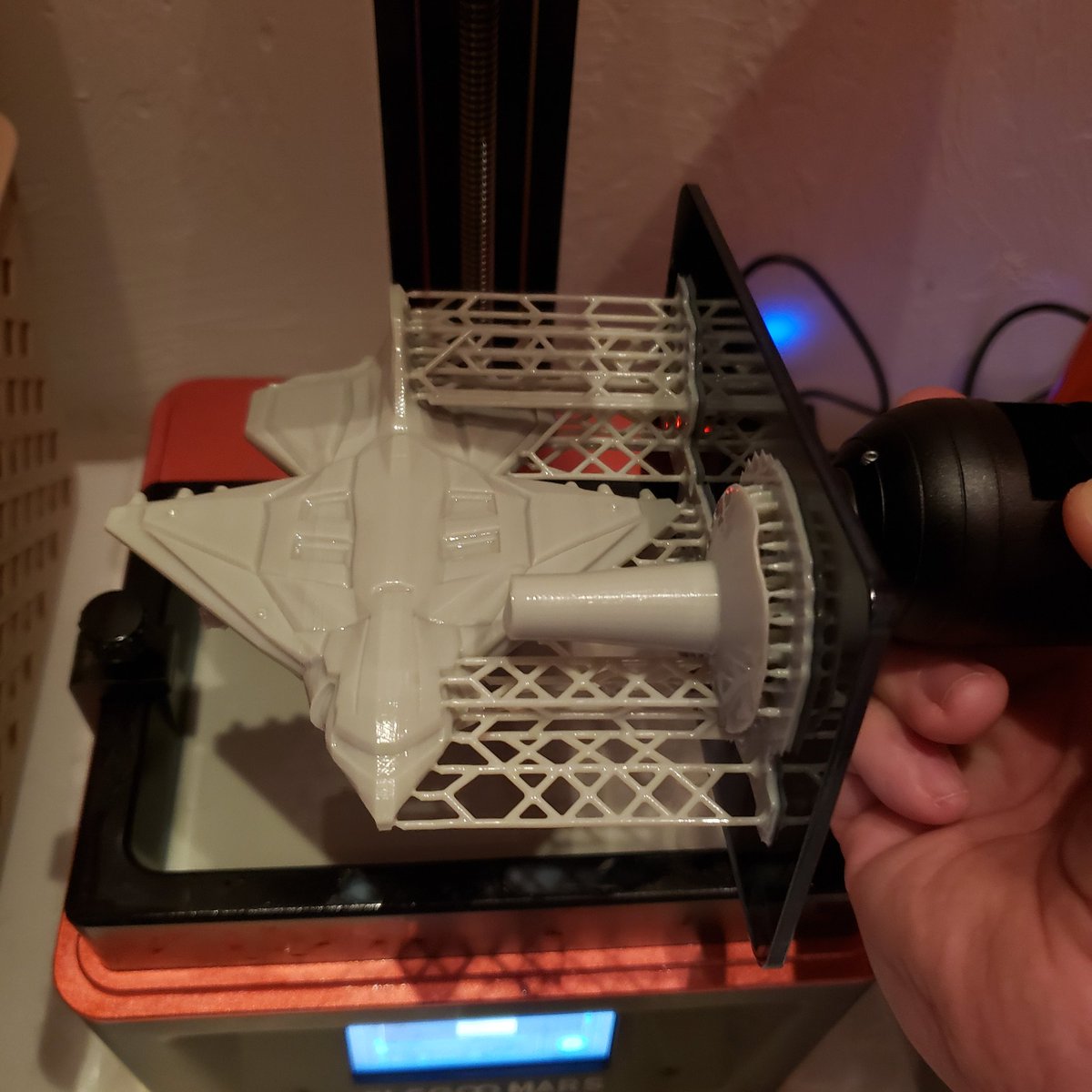 Ares Planetary Attack Fighter coming off the printer :) #miniature #wargaming #boardgames #3Dprinting