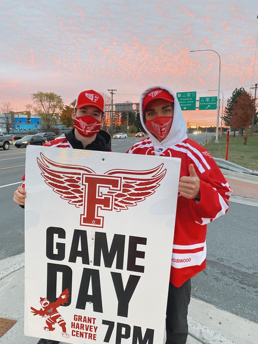 ‼️It's GAME DAY‼️ Red Wings players Brady and Nathan were up early this morning to show off their Red Wings pride! 

Don't forget if you're coming to our game tonight to bring your favourite mask and your Red Wings swag. 

frederictonredwings.com/tickets