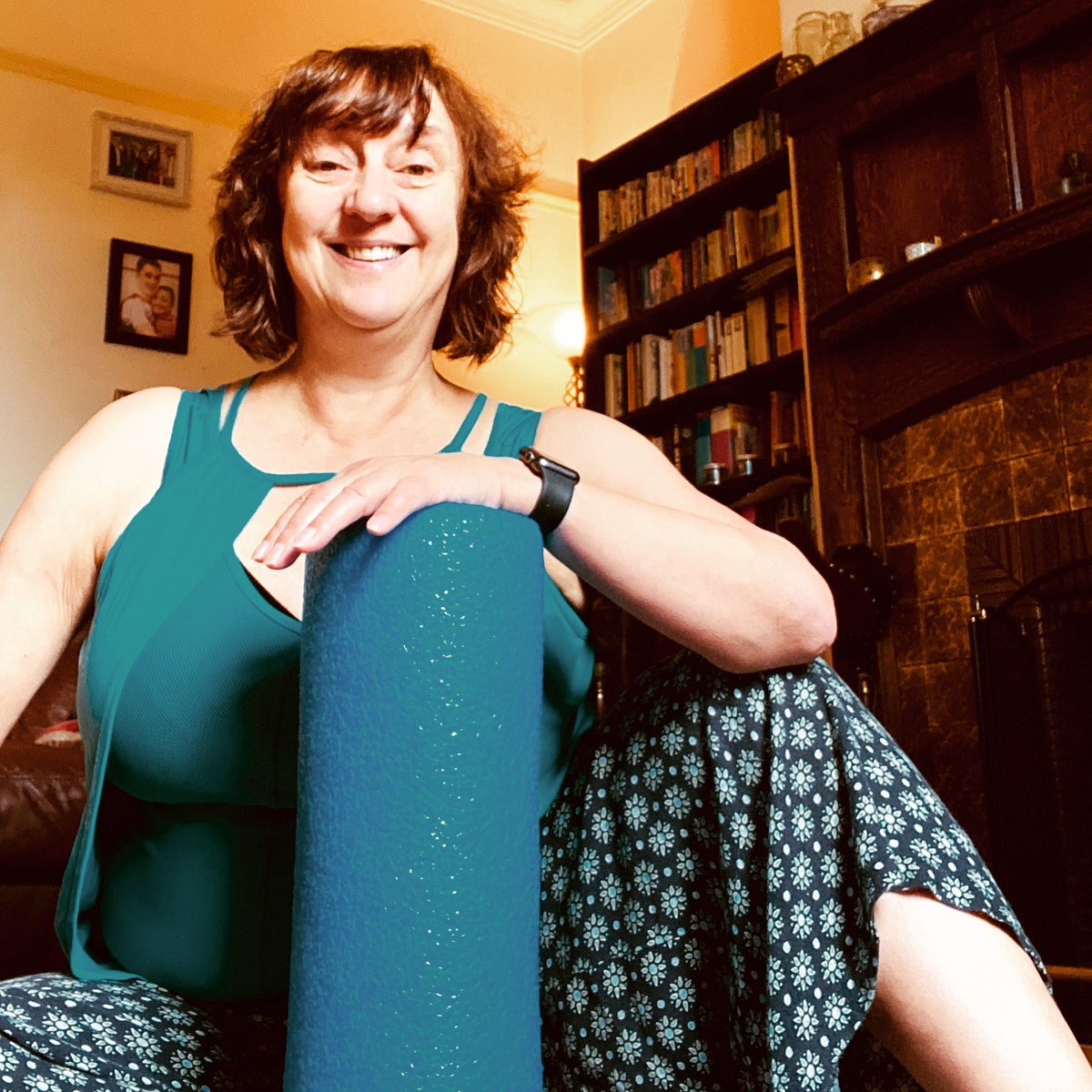debsgymcoach's tweet photo. Zoom stretch with rollers today                               💜prehab - helps prevent injuries 
💜lowers cortisol levels 
💜improves movement 
💜helps with aches and pains 
💜relaxing https://t.co/tlUUruxLGf