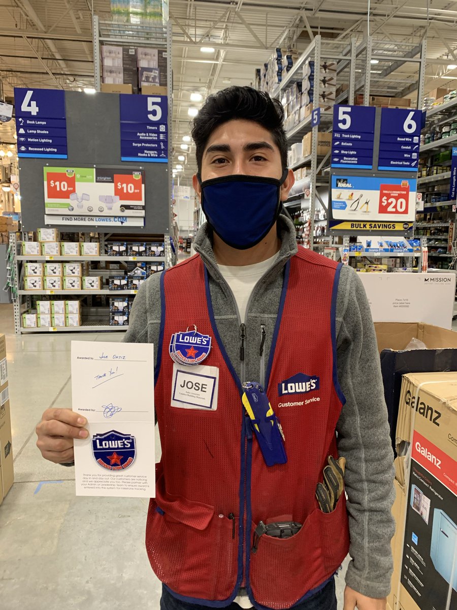 Gallen, Jake, Kortney and Jose all earned Red Stars for great service. <a href="/1280Market/">Market 1280</a> <a href="/Lowesofjohnson1/">Lowesofjohnsoncity737</a>