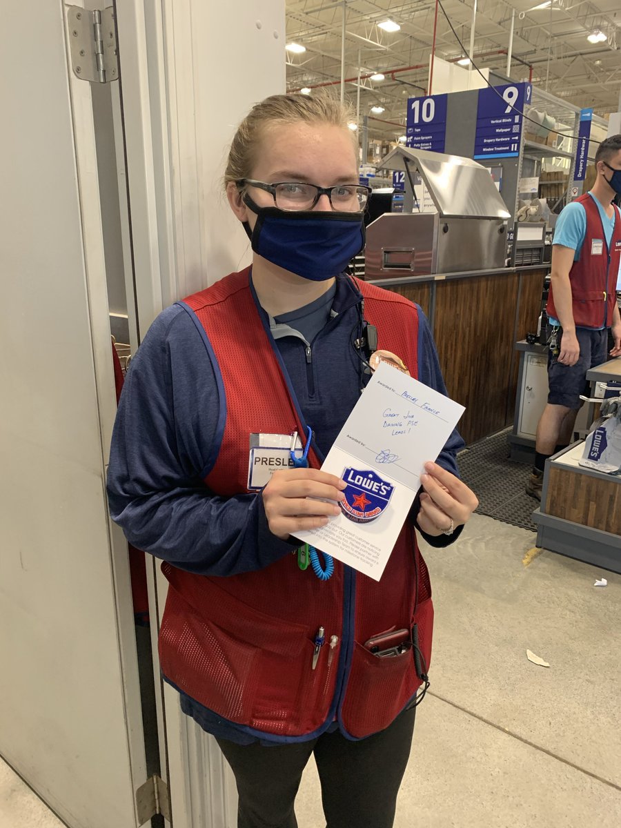Andrew, Chris, Sydney, and Presley all earned Red Stars for great service     <a href="/1280Market/">Market 1280</a> <a href="/Lowesofjohnson1/">Lowesofjohnsoncity737</a>