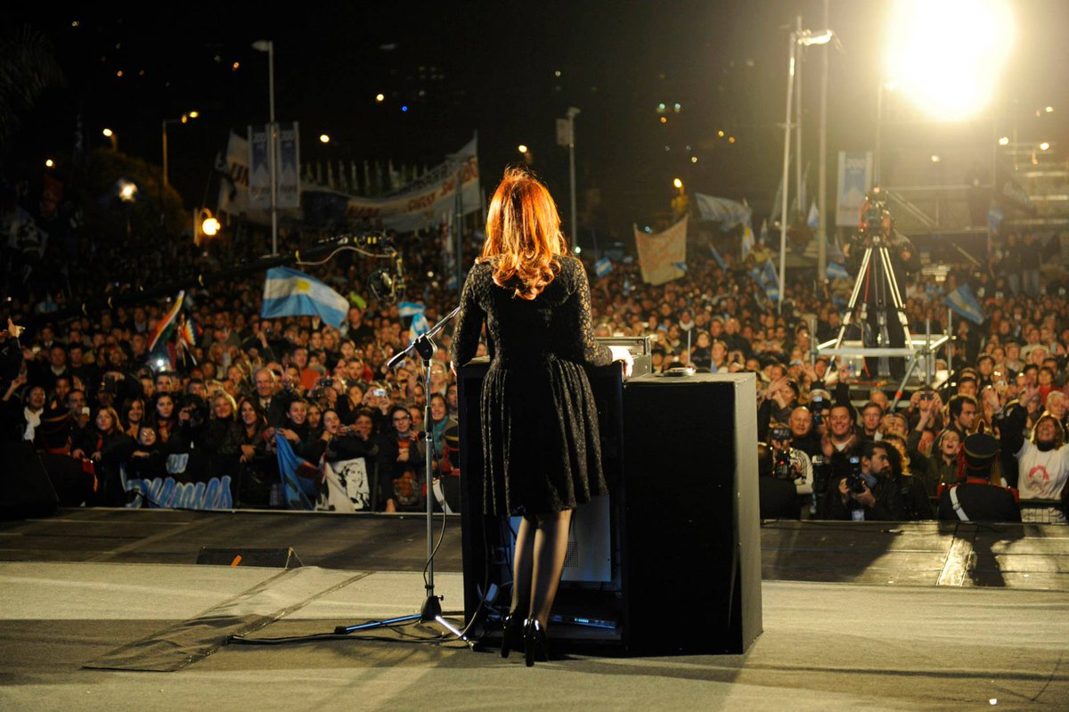 CM_Lealtad's tweet photo. 23 de octubre de 2011 | En la Argentina, por primera vez en la historia, una mujer es reelecta como presidenta de la Nación con más del 54% de los votos.
En nuestros corazones ya reinaba hace rato ❤️ https://t.co/QC6S6iQg9I
