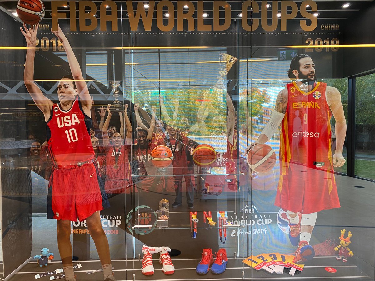 Un lugar muy especial para el baloncesto espaΓ±ol πͺπΈ en la House of Basketball. Las dos ΓΊltimas Copas del Mundo y sus MVPs β€οΈ
#FIBAWWC Tenerife 2018 π€ @FIBAWC China 2019
@breannastewart π€ @rickyrubio9
#SomosEquipo https://t.co/zJlcNPl2BJ