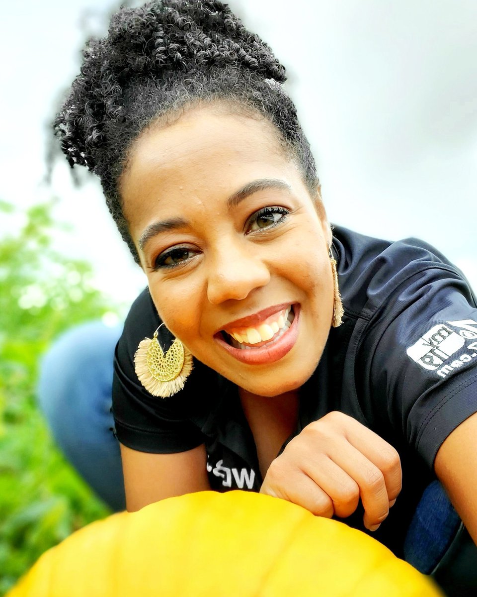 Hey there punkin! Here's hoping you have an amazing weekend!!

Keep the #faith and hold your head high! #Confidence looks good on you! 😀❤