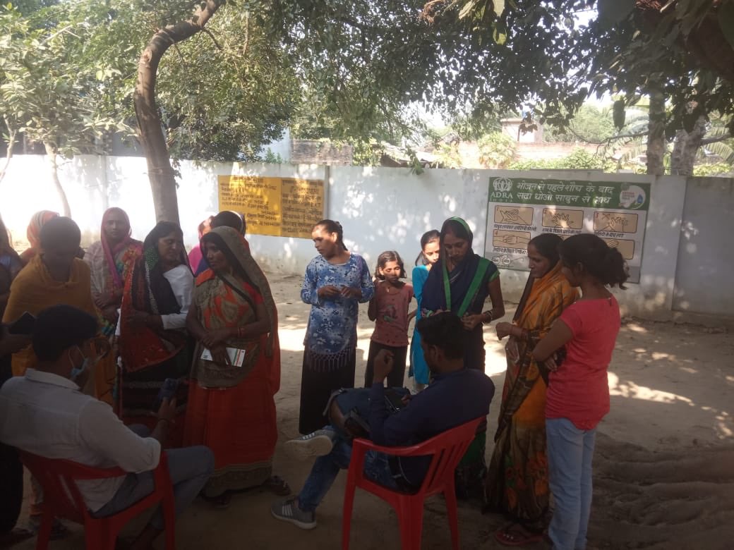 bmmuchinhat's tweet photo. पचिमगाँव ग्राम पंचायत में प्रधान मंत्री सुरक्षा बीमा ,जीवन ज्योति बीमा और मुफ़्त कम्प्यूटर ट्रेनिंग का फ़ॉर्म भरवाया गया ।@NrlmL @Prerna_UPSRLM https://t.co/PxZZ8N3PrU