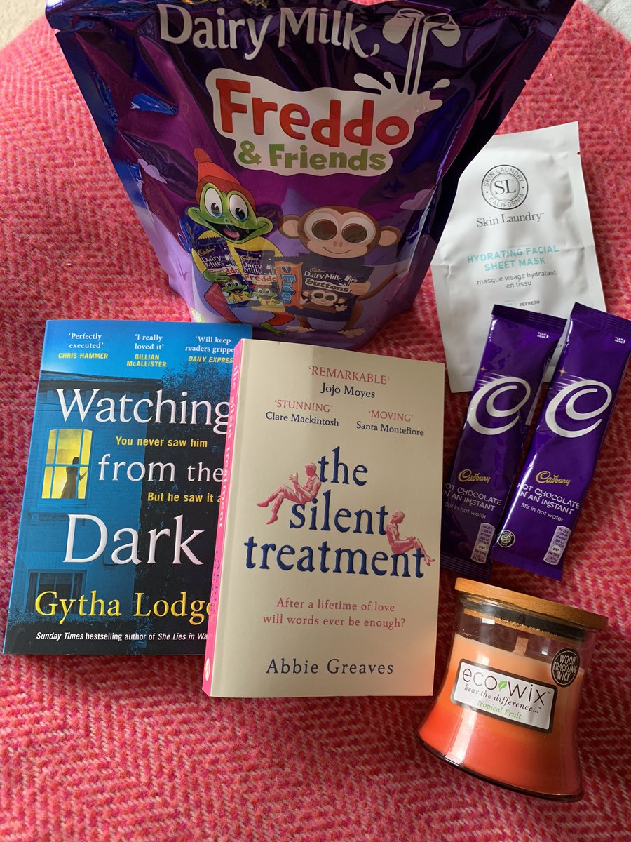 Right then, it’s #FreebieFriday - the perfect excuse for a #giveaway! Everything you need for the perfect night in - just add alcohol if required (or needed)!🍸

Follow &amp; RT by midnight 31 October to enter. UK only. Good luck! 👏🏻