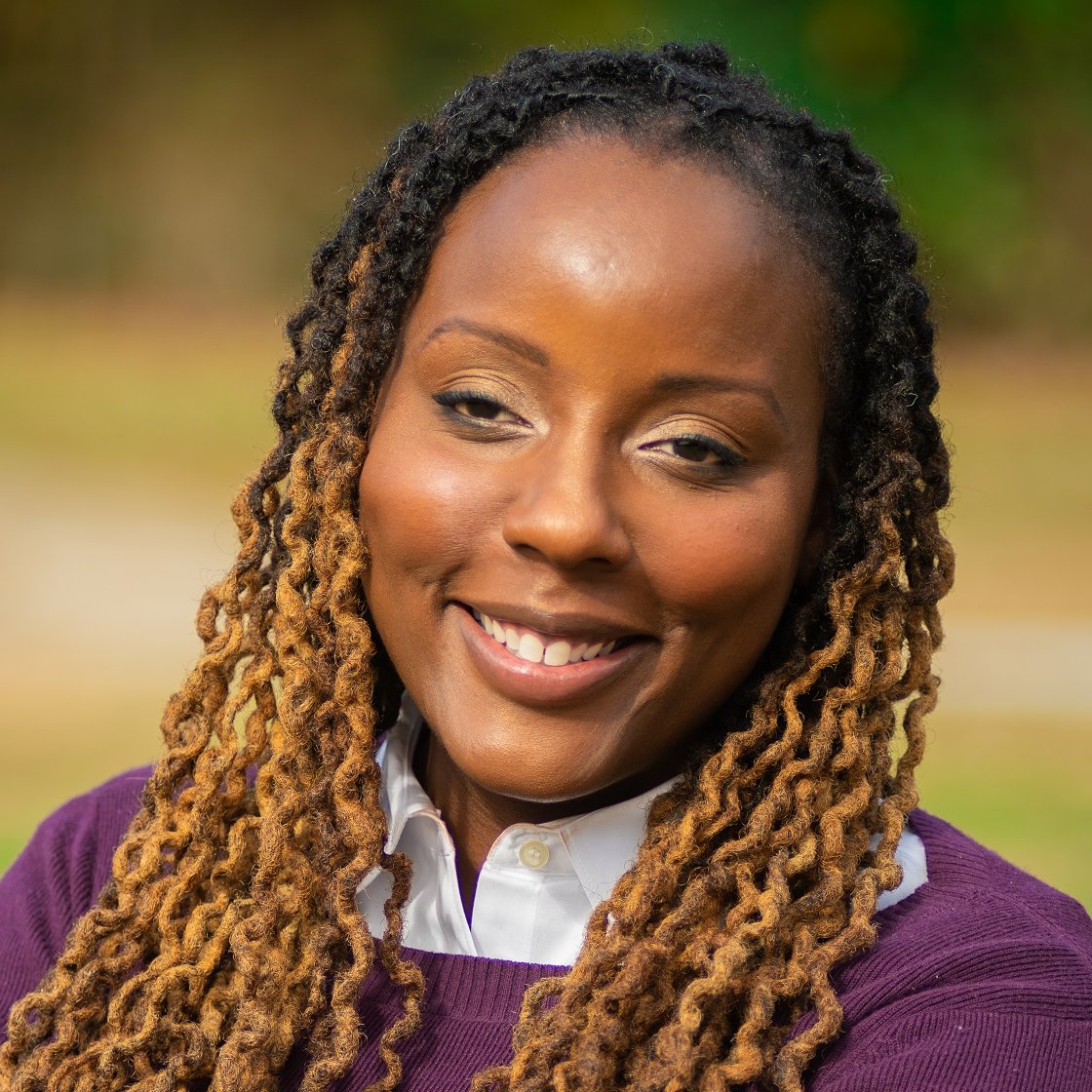 auburnresearch's tweet photo. Check it out 📚: A new book from Julia S. Charles of the Dept of English--That Middle World: Race, Performance, &amp; the Politics of Passing-- is a study of racial passing literature that explores how mixed-race subjects invent cultural spaces for themselves. https://t.co/Ug6J850lNh https://t.co/c0llP0zLkt