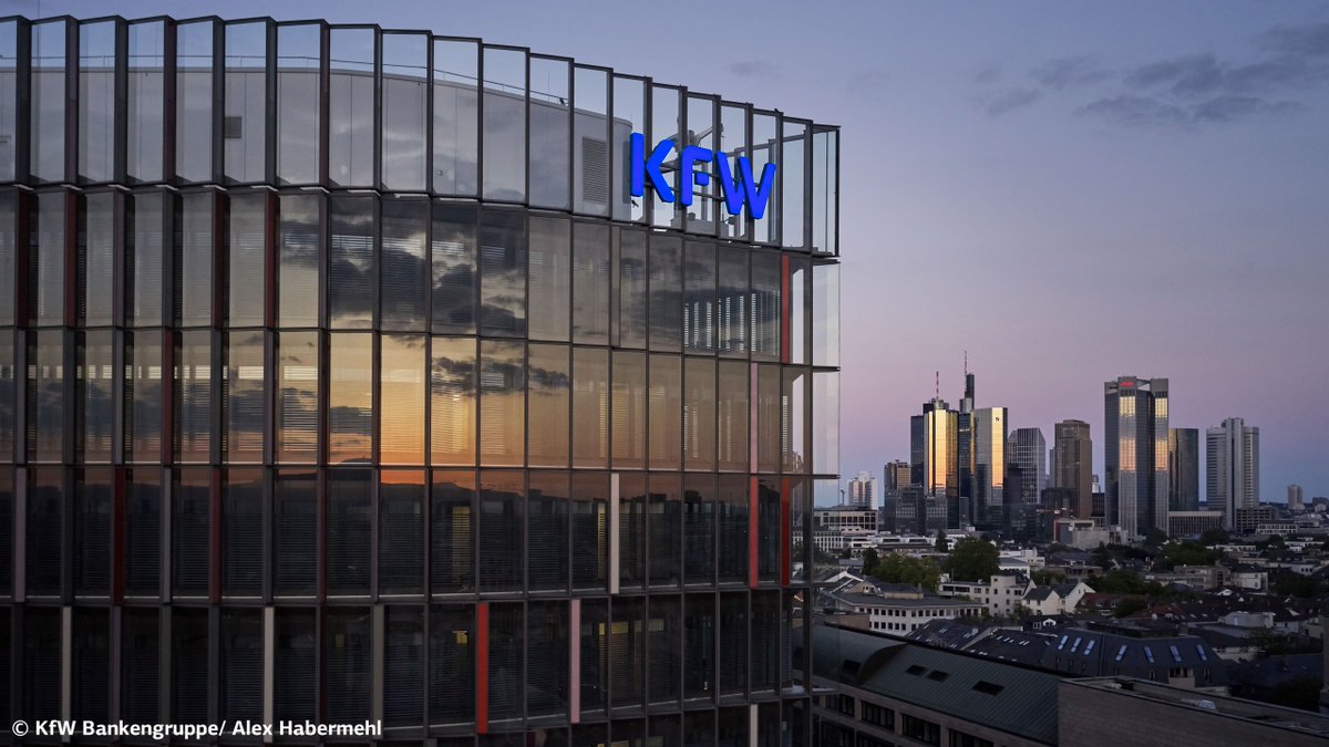 Zum 12. Mal in Folge kürte das US-Wirtschaftsmagazin @GFmag die KfW zur "World's Safest Bank". Sie setzte sich dabei unter den 500 größten #Banken weltweit durch & behauptete dabei erneut ihre Spitzenposition. #safety #bank
https://t.co/dHSsyKSRmW https://t.co/FLhHWK5e2C