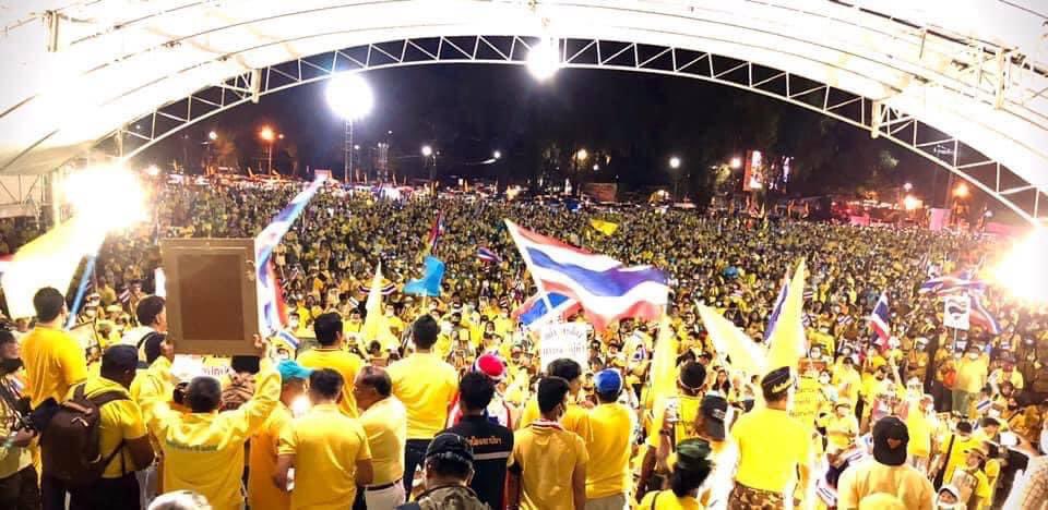 ThailandUprise's tweet photo. ตรัง-หาดใหญ่-สงขลา-ภูเก็ต-พัทลุง-กาญจนบุรี ปังไม่ไหวล้าววว #เรารักสถาบันพระมหากษัตริย์ https://t.co/DTeG9FwOv0