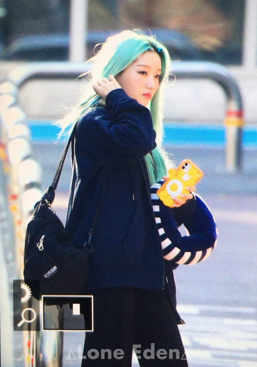 GowonBRA's tweet photo. [PREVIEW] 23.10.20 - Go Won a caminho do Music Bank.

cr.: Lone Eden

#이달의소녀 #LOONA #고원 #GoWon https://t.co/u0mMFrbG4I