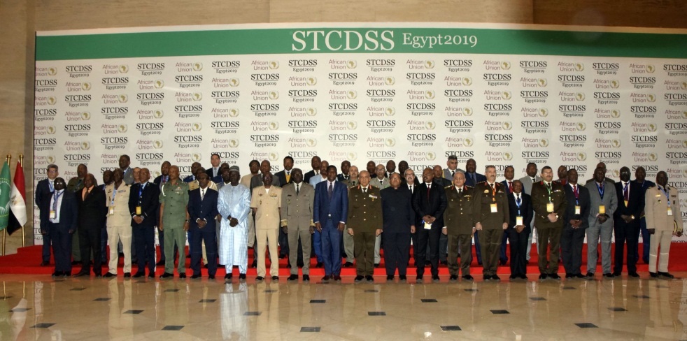 CairoPeaceKeep's tweet photo. Après avoir été adoptée en tant que #position commune africaine par @_AfricanUnion #CTSDSS en 2019, la feuille de route du Caire a été approuvée par le Conseil de paix et de sécurité de l'Union africaine présidé par l'Égypte. #A4P
Lisez le communiqué ici: https://t.co/Ln2wxd6f1P https://t.co/QiyCfCRga3