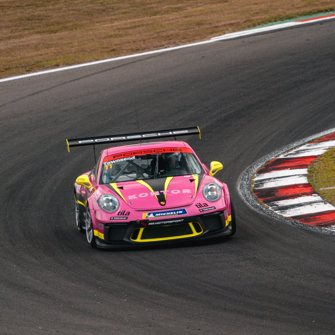 FoxMotorsportOT's tweet photo. Busy morning at Snetterton with @lmcneillyracing a brilliant P5 in the rookies in #Ginetta Jr FP1 and @TownsendRacing in the same spot in Carrera Cup GB Am. Another session for each to come.

📸 @JakobEbrey &amp; Porsche GB https://t.co/RSnWpoOH7t