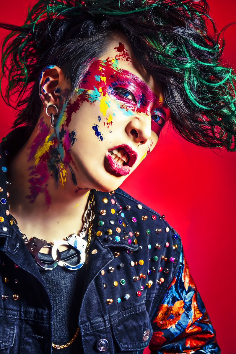 DADAROMA 朋 model : DADAROMA 朋 hair &make : 中田由紀子 costume, stylist