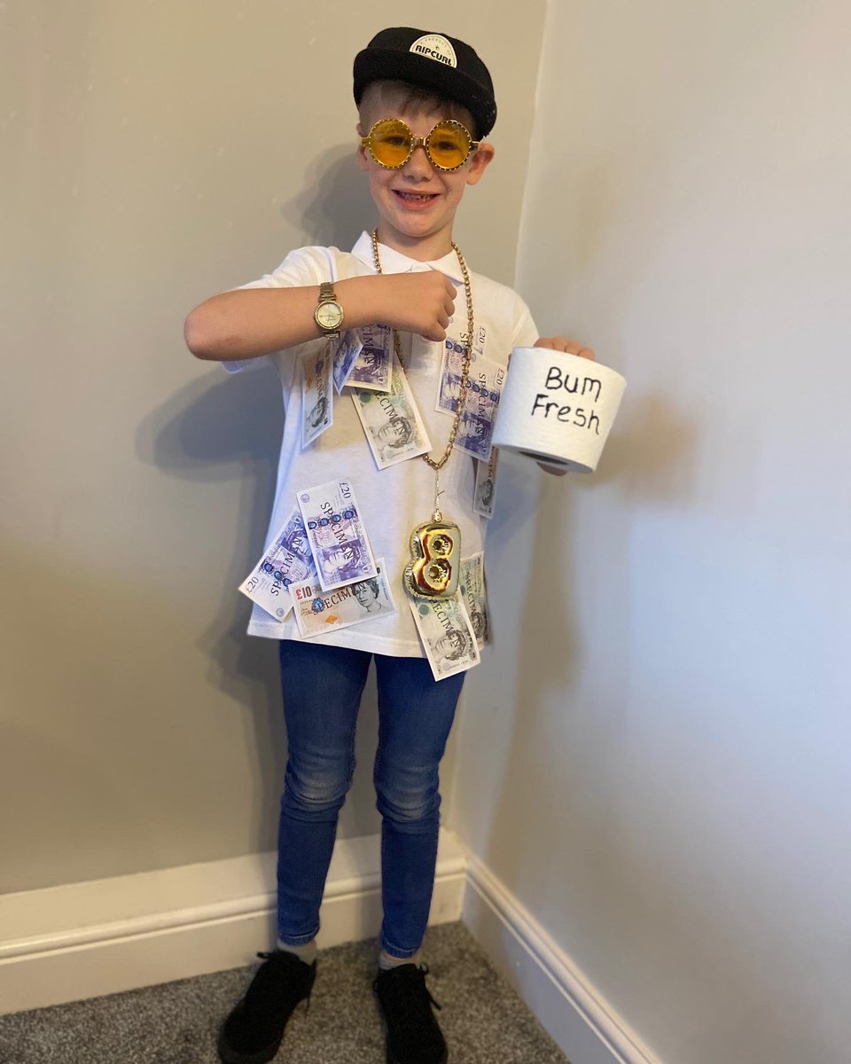 Emmajsharland86's tweet photo. Billionaire Boy #DavidWalliams #Worldbook #BumFresh @LliswerryPrim  @MrsGawler https://t.co/eccWtTdZYT