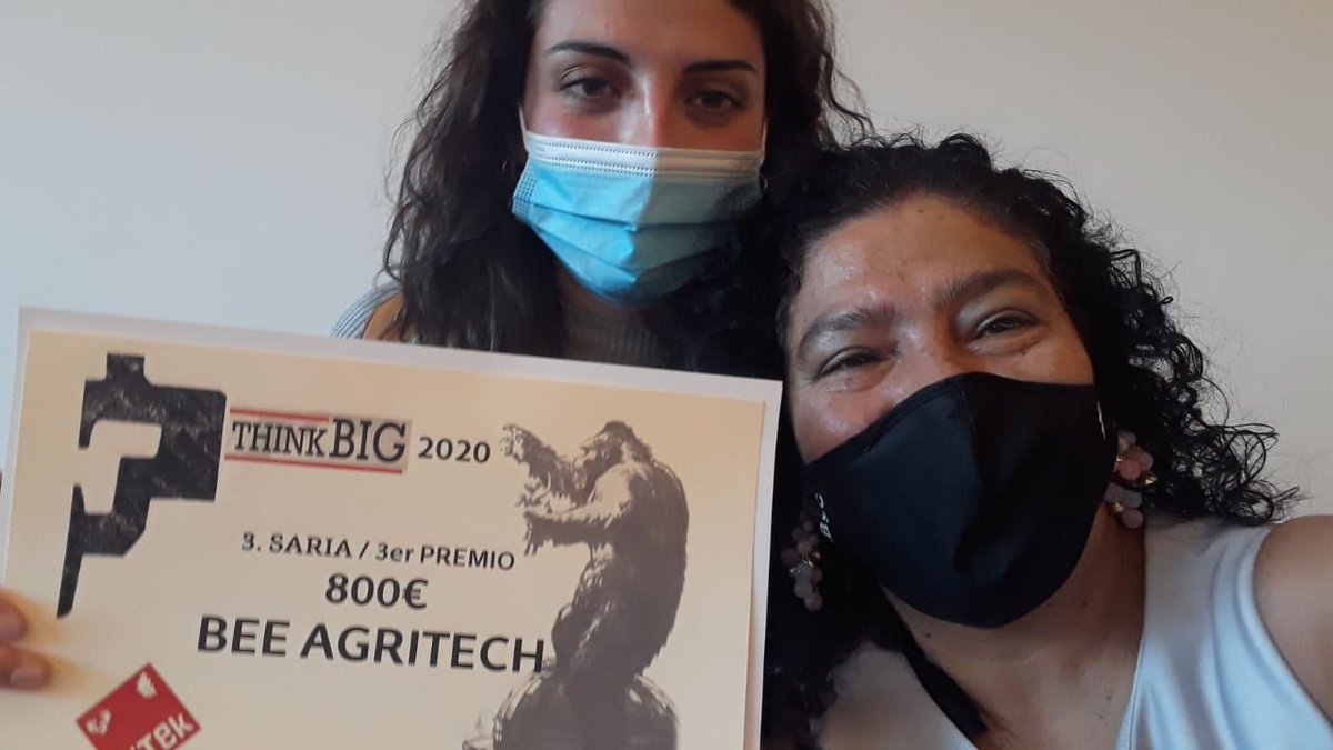 masterMBAe3's tweet photo. 🏆Nuestras alumnas Lorena y MarÍa del Carmen ganadoras del tercer premio en THINK BIG de @emprenderzitek 

ZORIONAK NESKAK!

#mastermbae3 #emprendimiento #zitek #concurso #THINKBIG https://t.co/wCh0gkmO7u