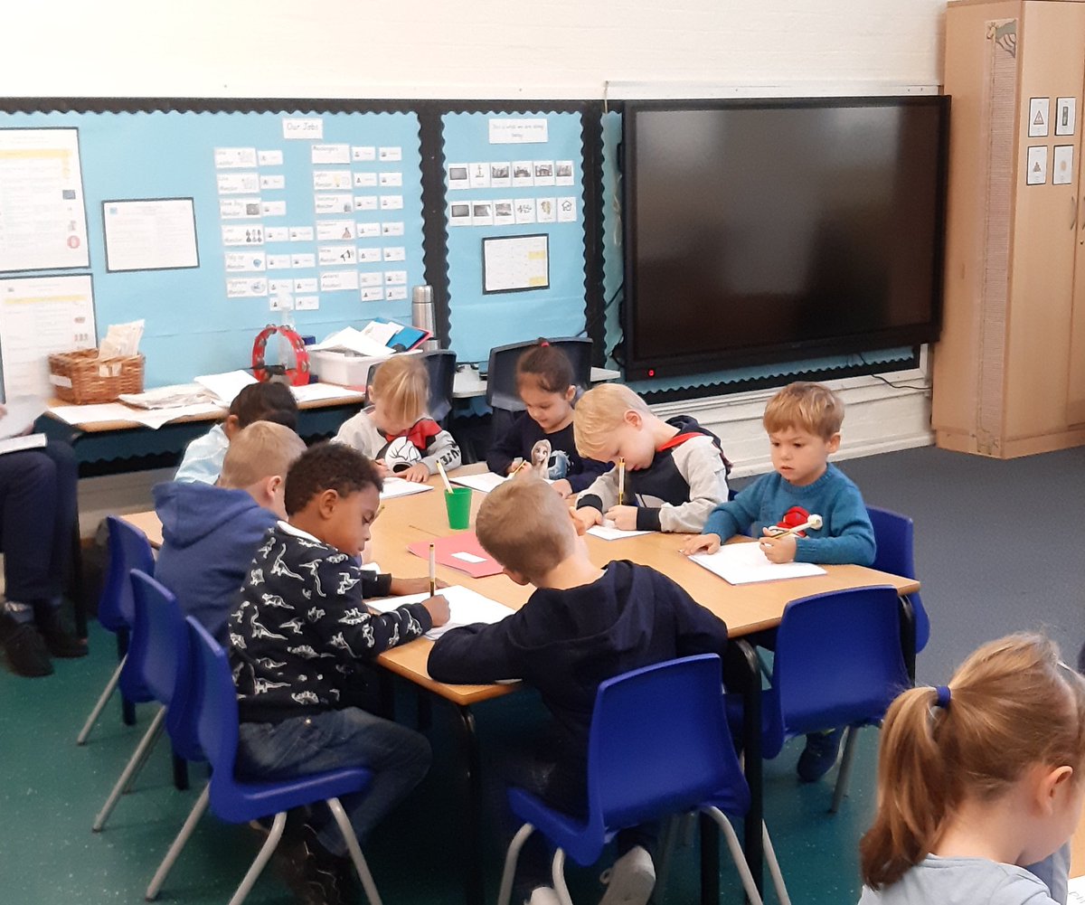 ByronSchool's tweet photo. Concentration and stamina in FS2D's Read Write Inc session this morning #excellencetogether #bestofbyron https://t.co/0ShzLLfurk