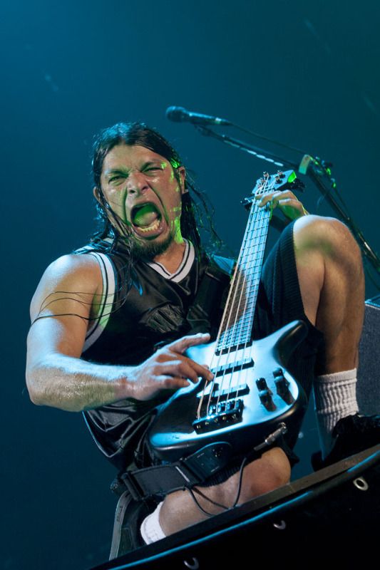 Happy birthday Robert Trujillo! 