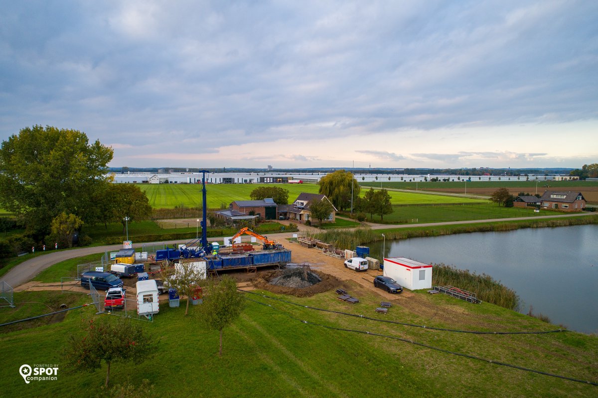 De afgelopen week werd @NextgardenNL #Lingewaard geboord naar 500m-diepte om de mogelijkheden voor warmteopslag te onderzoeken. Het onderzoek wordt begeleid door @TNO_nieuws en @IFTechnology.
Meer weten over warmteopslag > https://t.co/8YDrSbTcV1 #Lifeport #energietransitie https://t.co/ecaosx9tZR