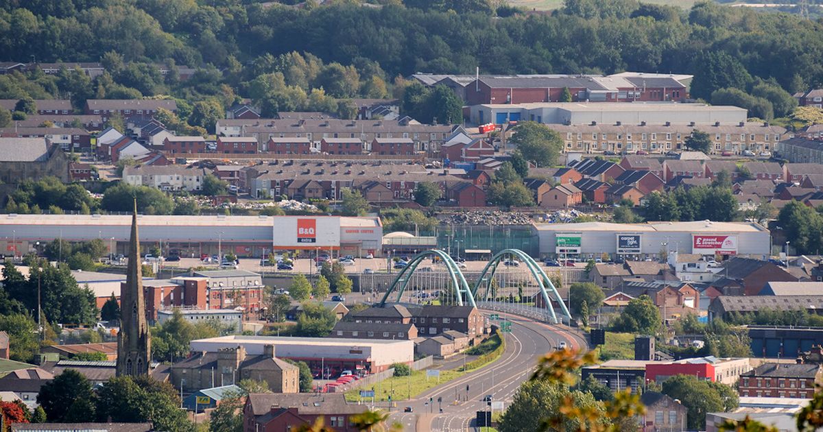 Latest Lancs infection rates as region records over 6,100 weekly cases lancs.live/news/lancashir…