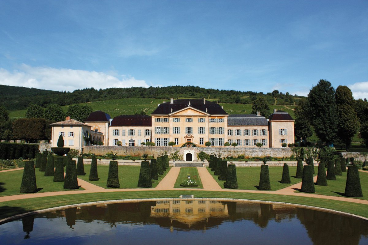 unjourauchateau's tweet photo. 🔴 𝗝-𝟯 | Imaginez un pass vous permettant de profiter toute l'année de réductions dans les plus beaux lieux de notre beau pays ? 🇨🇵 #ChateauPass #JeRedecouvreLaFrance
📸 Château de la #Chaize (Rhône) https://t.co/3uAVXQ2yic