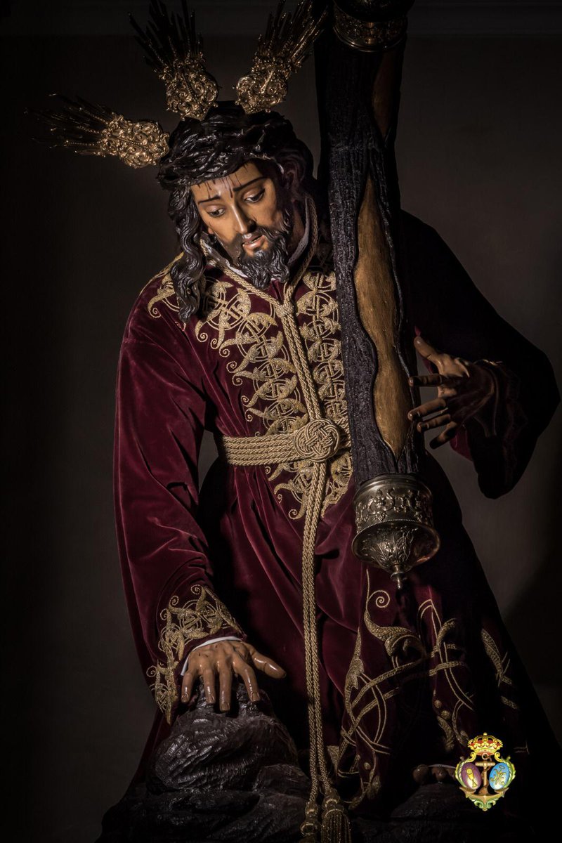 EspDeTriana's tweet photo. #ACTUALIDAD | El Santísimo Cristo de las Tres Caídas en su altar durante este mes de octubre, con la túnica recién recuperada del Convento de Santa Isabel.

#EsperanzaDeTriana https://t.co/HyH7nlT6mP