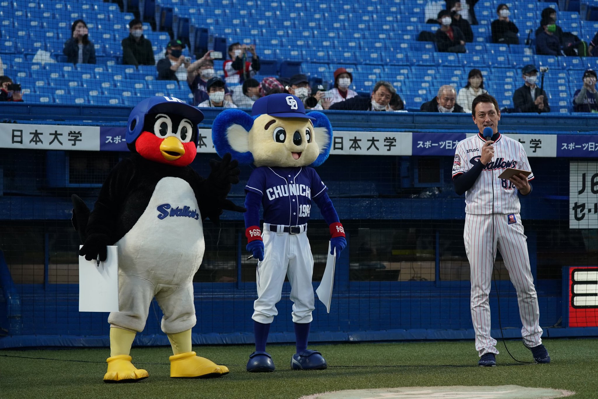 東京ヤクルトスワローズ公式 本日から3連戦 ドアラが来場 試合前につば九郎とドアラで筆談トークショーを行いました Swallows つば九郎 ドアラ T Co Jkqvjtipfu Twitter 東京ヤクルトスワローズ公式 本日から3連戦 ドアラが来場 試合前につば九郎とドアラで筆談トークショーを行いました Swallows つば九郎 ドアラ T Co Jkqvjtipfu Twitter