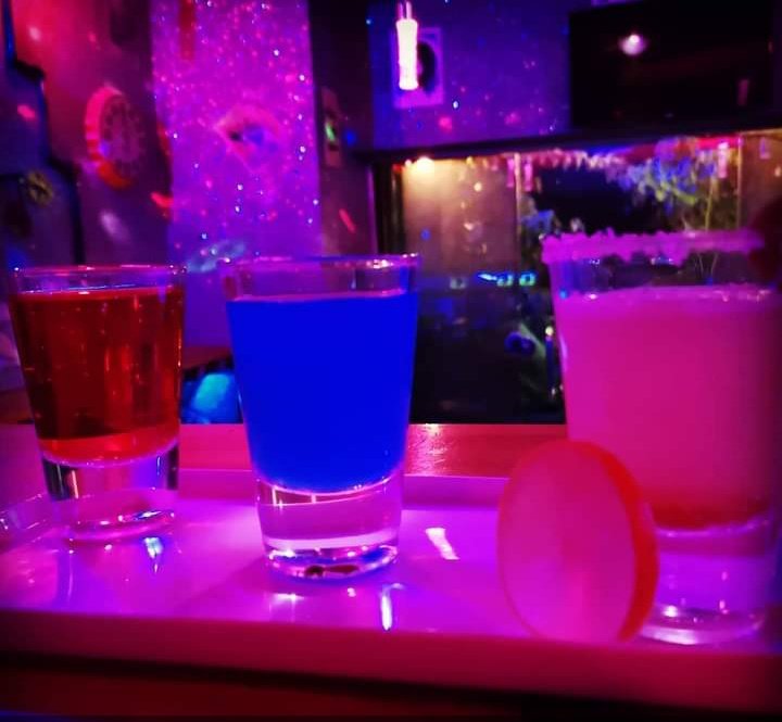 EvaBar3's tweet photo. Eva Cafe🍺🥃
بالوجه الجديد يتشرف بحضوركم 💞😘
ساعات العمل من ١٢م حتى ١٢ ص 🍹
للحجز والاستفسار 0991649909 https://t.co/zS3evUqmCy