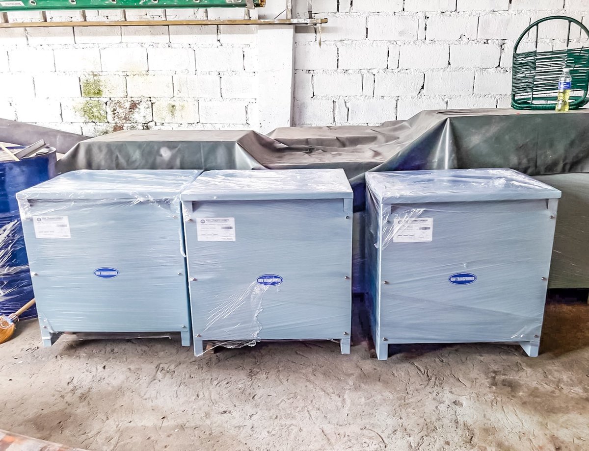 rbvtransformer's tweet photo. Delivery of 3 x 37.5kVA Dry type transformer 

#solar
#transformer 
#drytypetransformers 
#transformermanufacturer 
#stepdowntransformer 
#stepuptransformer 

📸B. Aranzanso https://t.co/7vnFCLSwMB