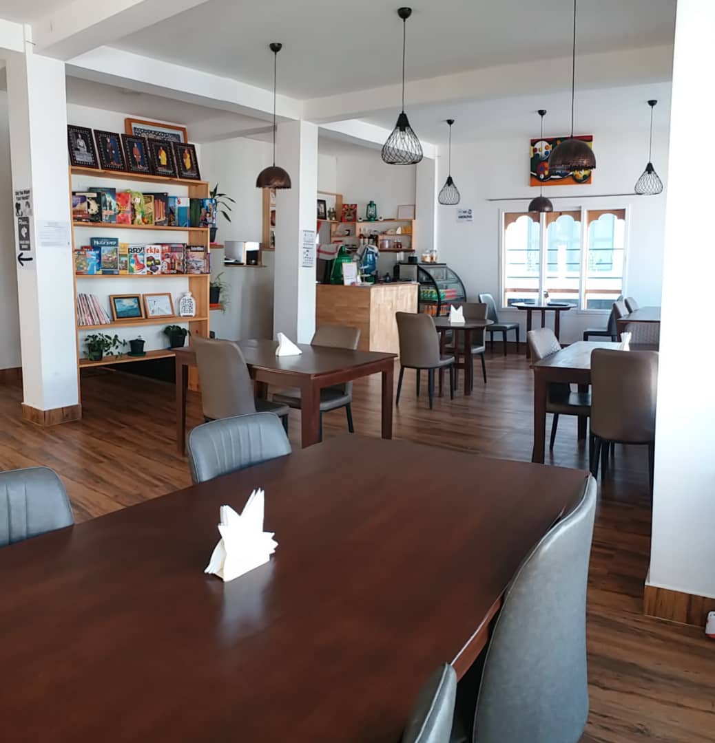 BoardAndBites's tweet photo. A weekend of coffee, food &amp; games beckons

#boardgames #bhutan #weekend https://t.co/qBxU0AT7zz