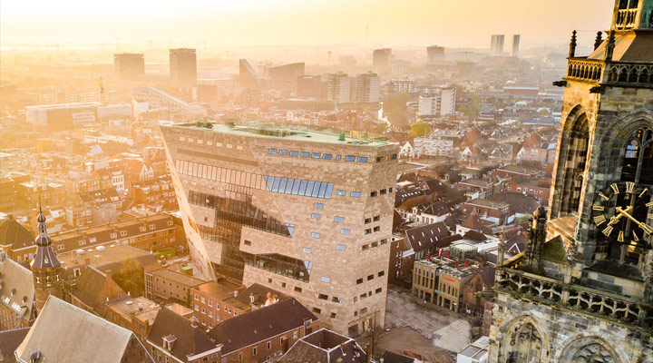 Twynstragudde's tweet photo. Wij zijn trots dat Forum Groningen verkozen is tot BNA Beste Gebouw van het Jaar 2020! Namens de gemeente Groningen waren wij gedelegeerd opdrachtgever en verantwoordelijk voor het totale projectmanagement van dit complexe project. https://t.co/fSS1BtAR9s https://t.co/y2A7EDFh0g https://t.co/EXwIkHYipY