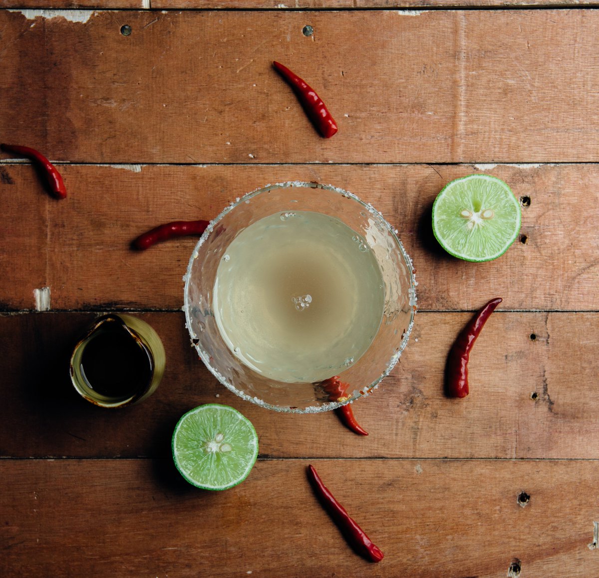 It's feel good Friday. Let's load it with some #GoodMoodFood and drinks too. Specials on cocktails and house wine.

#MasaaYaMama #goodmoodfood #nyamamama