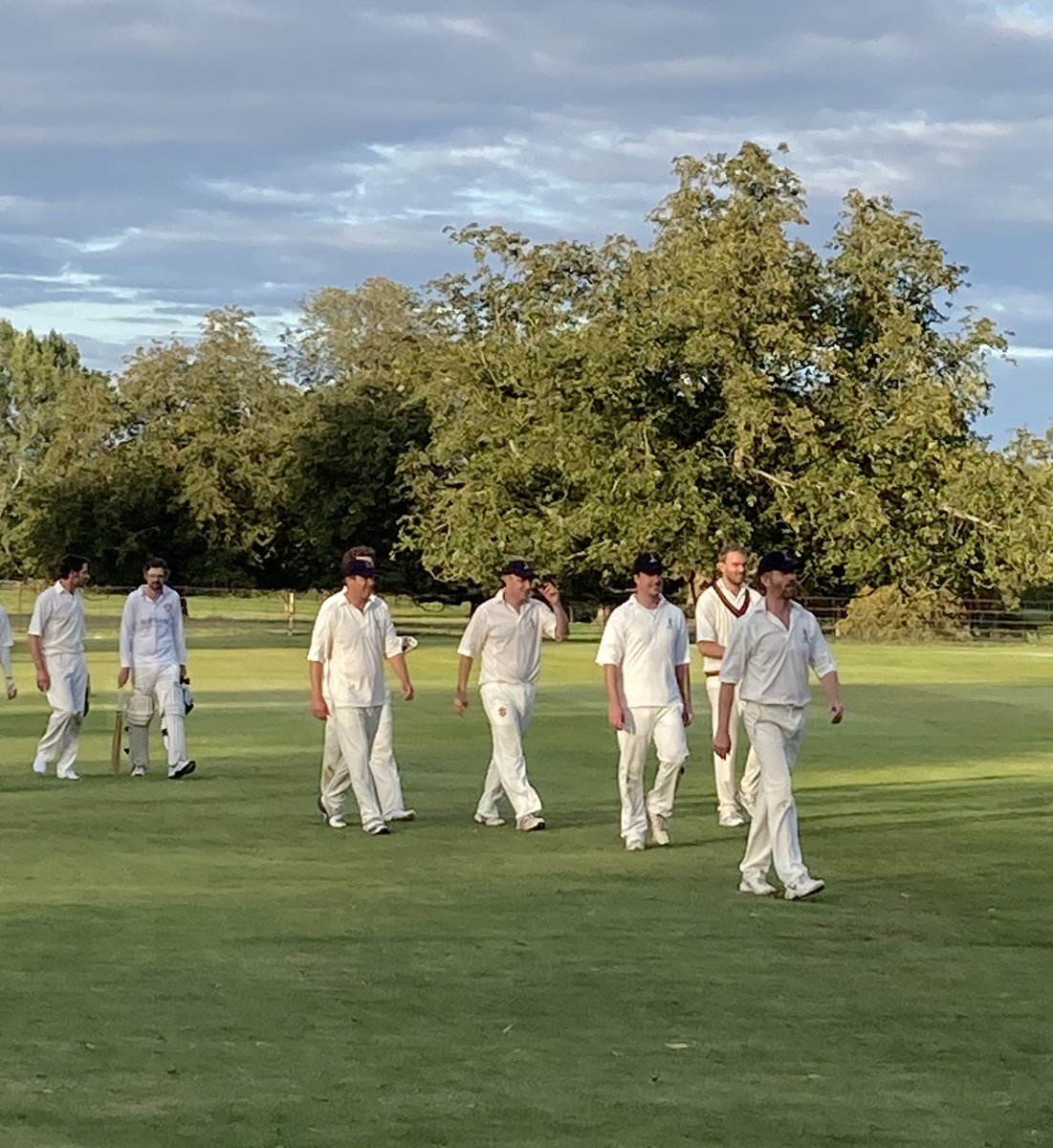 GingersnapDamo's tweet photo. Damian Lewis led his cricket team to a victory as Team Captain in the annual Authors vs. Actors match. Get all the details here: https://t.co/NWy6CMqIMf #DamianLewis #AuthorsVActors #AuthorsVsActors #AuthorsCC #ActorsCC #cricket https://t.co/bpJhRVJhW1