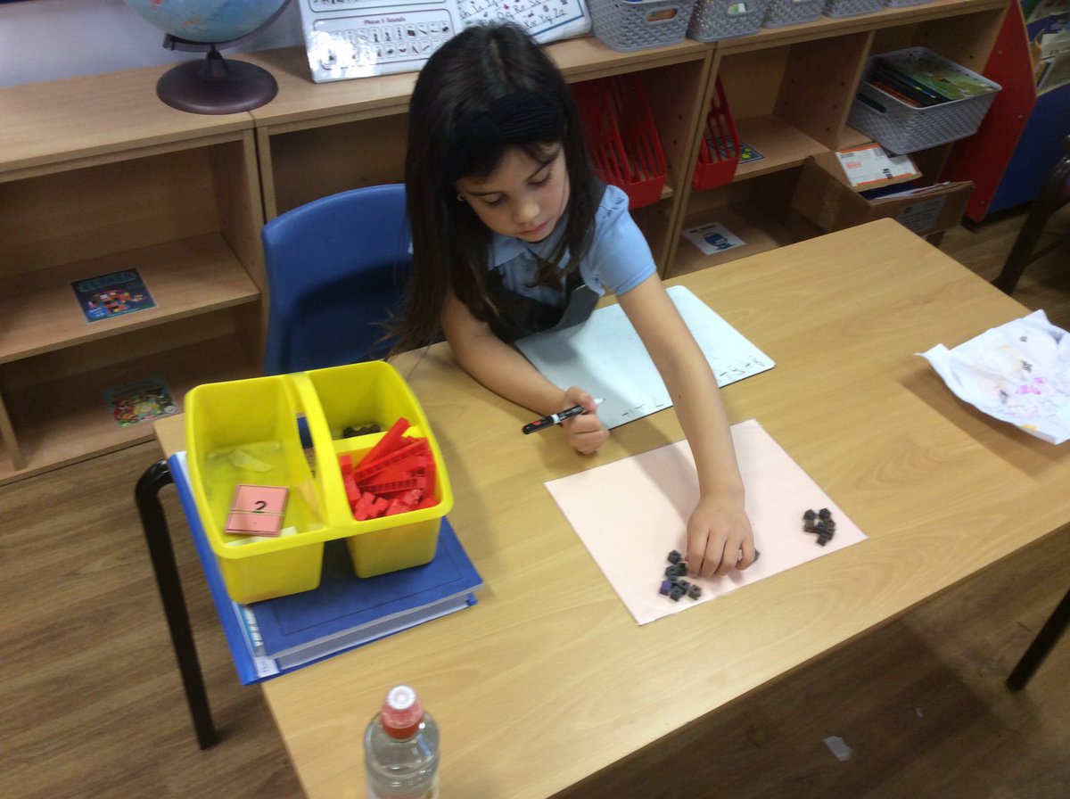 MWCP_Year2's tweet photo. We are finding different ways of making 17 #mwcpmaths https://t.co/2BLsVxpkZI
