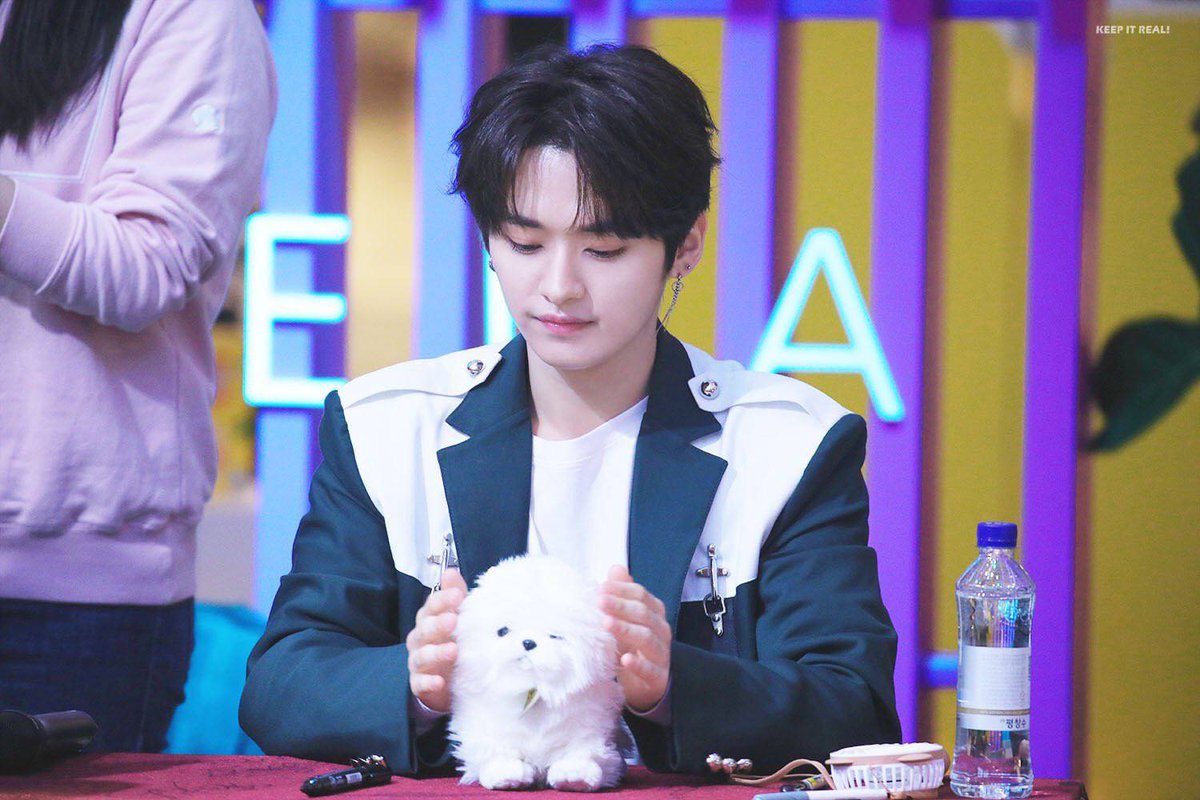 hourleeknow's tweet photo. . #Leeknow #리노 #스트레이키즈 #LeeKnowUnreachableVisual @Stray_Kids https://t.co/7PsiZf7sfJ