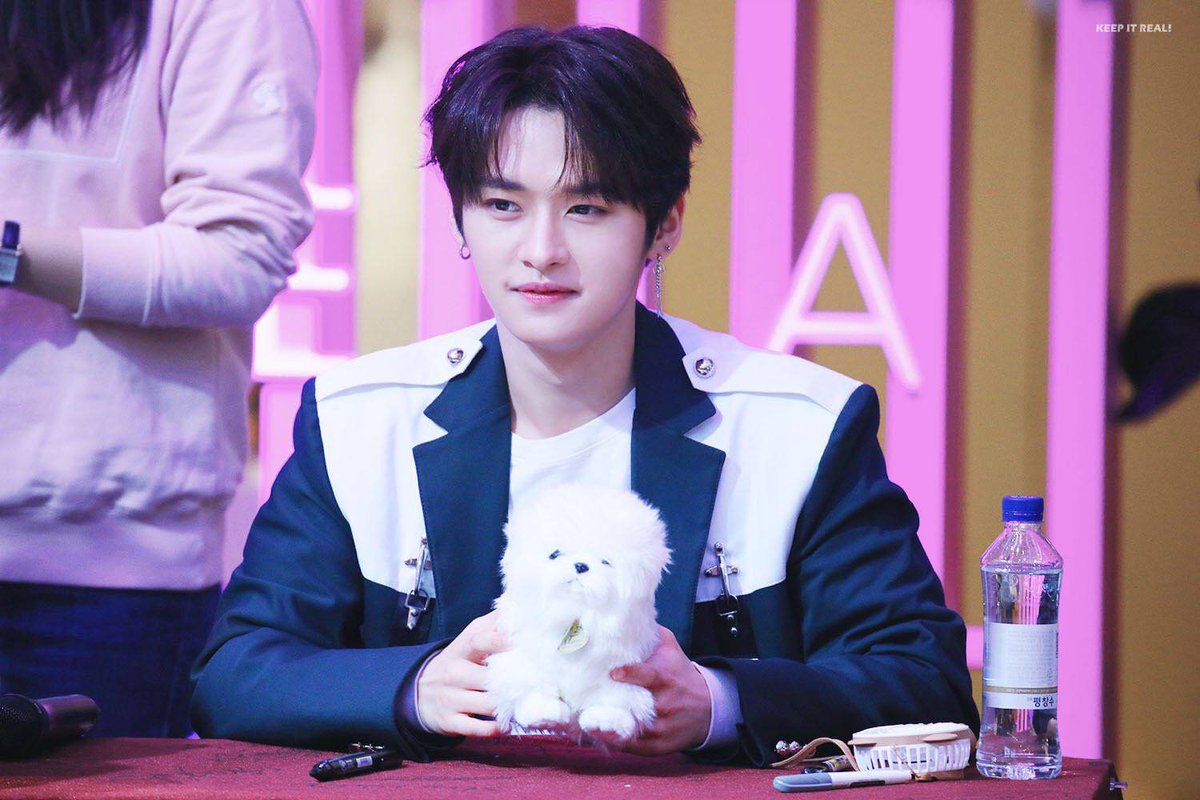 hourleeknow's tweet photo. . #Leeknow #리노 #스트레이키즈 #LeeKnowUnreachableVisual @Stray_Kids https://t.co/7PsiZf7sfJ